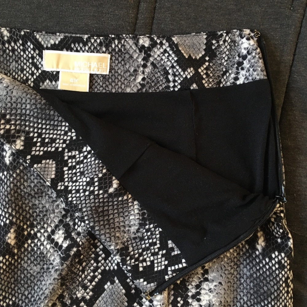 MK Snakeskin Zipper Pencil Skirt - Picture 4 of 7